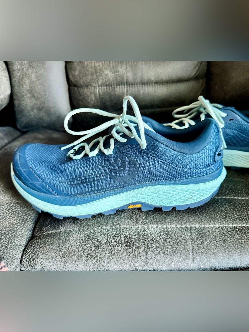Topo Athletic Pursuit Trail Running Shoes Womens Size 8.5